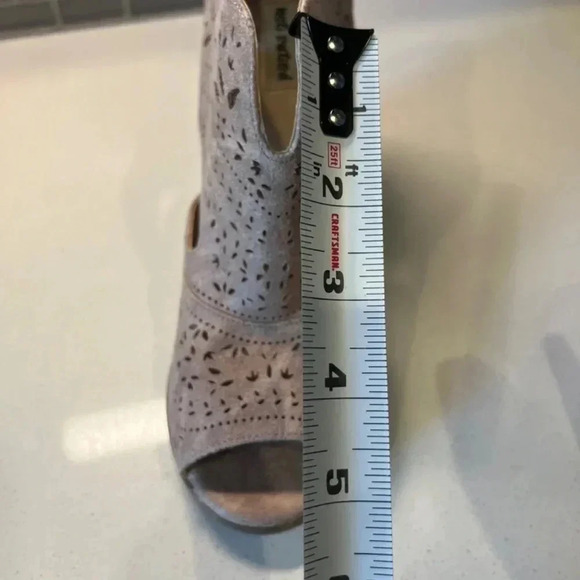 Latigo Tan Cutout Strap Back Heels Size 10 - Picture 4 of 13